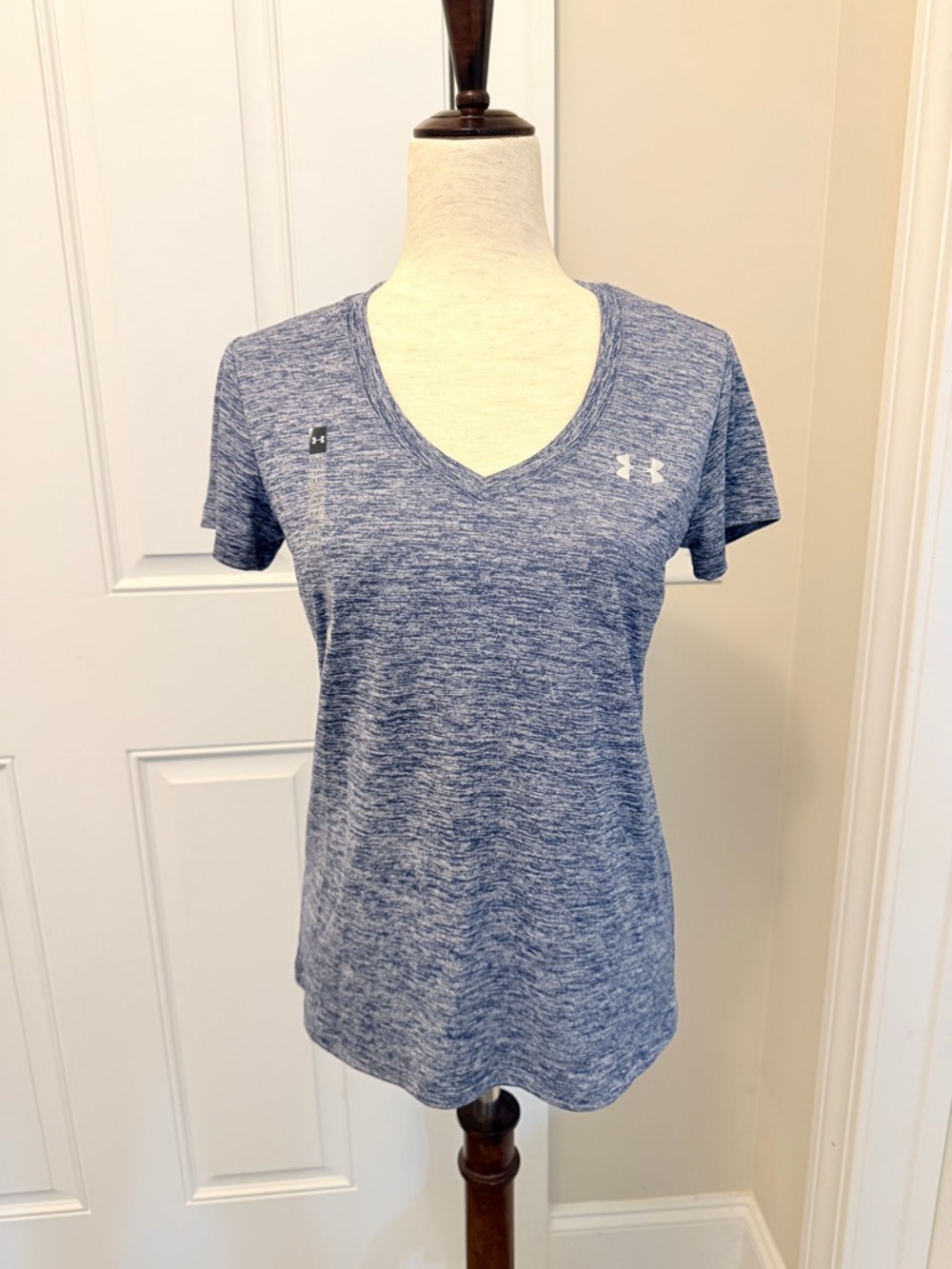 Under Armour “Heat Gear” Heathered Blue V-Neck Short Sleeve Tee NWT